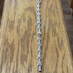 Sterling silver tiny diamond chip bracelet 7.5